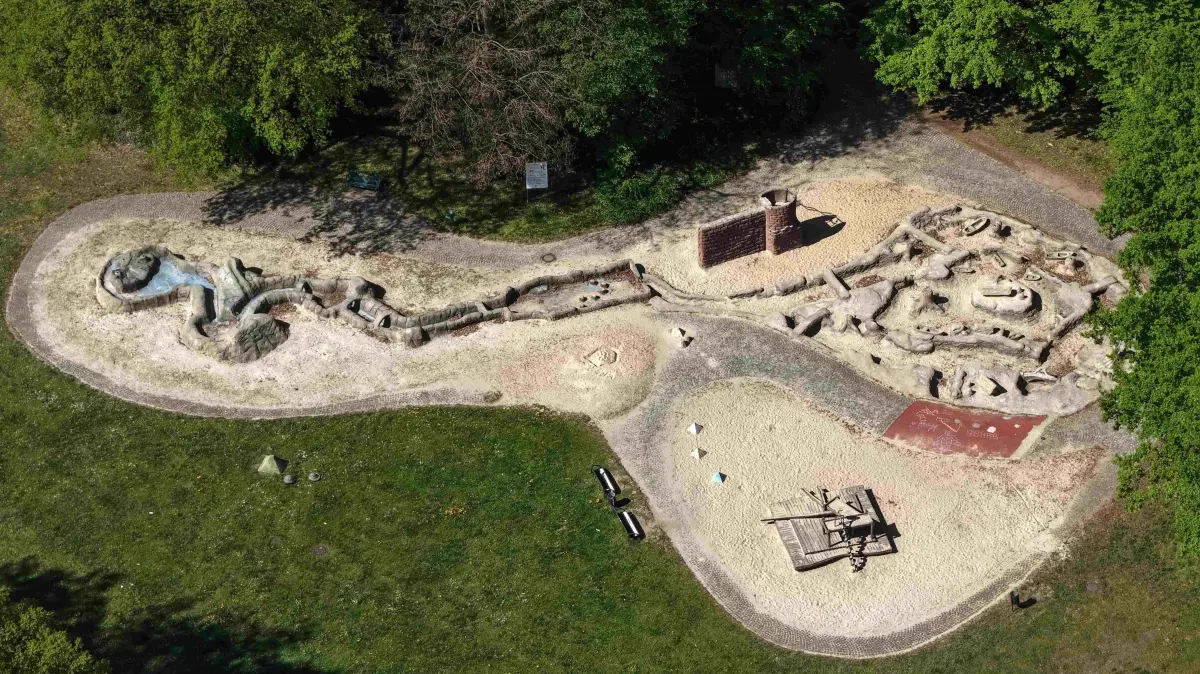 Luft Eliaspark Wasserspielplatz: Luftaufnahme vom 3. Mai 2026
Blick auf den Wasserspielplatz im Eliaspark.