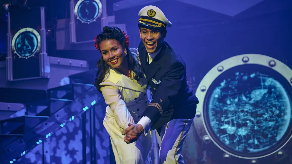 Rachel und David Hermlin sind die Hauptdarsteller der Show "Ahoi" im Varieté Wintergarten in Berlin 2026. (Foto für Bericht über Show kostenfrei)
