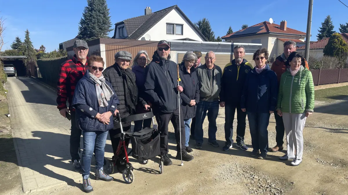 Die Anwohner der Klarastraße in Finsterwalde sind seit Jahren genervt von Betonstaub. Jetzt will die Stadtverwaltung Abhilfe schaffen.