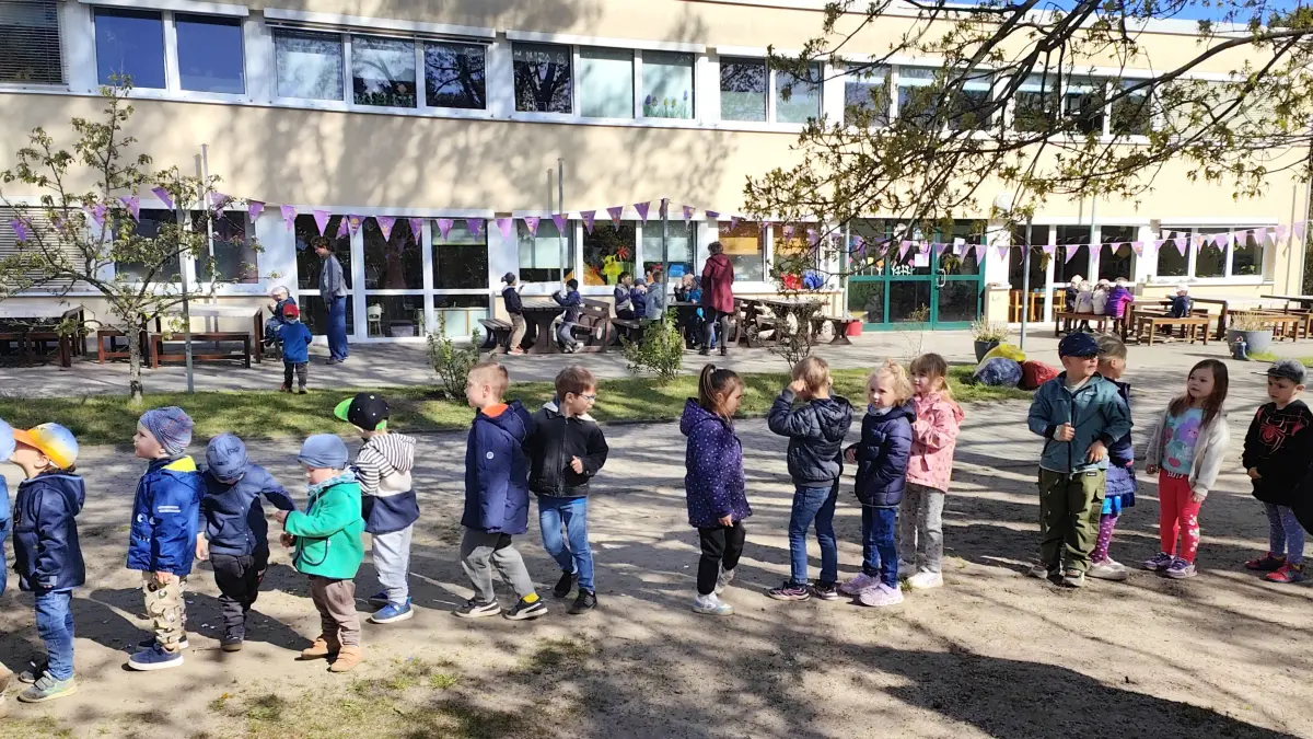 Äußerlich scheint die Kita Spielparadies noch voll intakt. Doch eine Sanierung und die Verbesserung des Brandschutzes sind unumgänglich. Das erfolgt im Rahmen eines neuen städtischen Konzeptes, aber nur für eines der beiden Häuser.