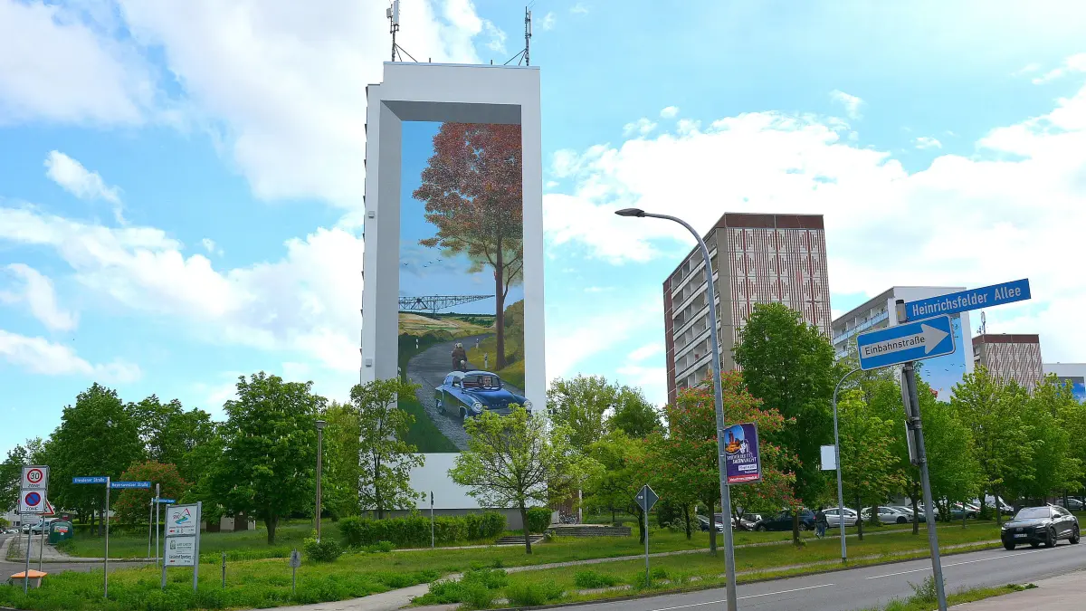 An der Hoyerswerdaer Straße hat die Deutsche Telekom neue Mobilfunkanlagen scharf geschaltet. Diese Leistungen bietet der neueste Standard den Haushalten und Unternehmen.