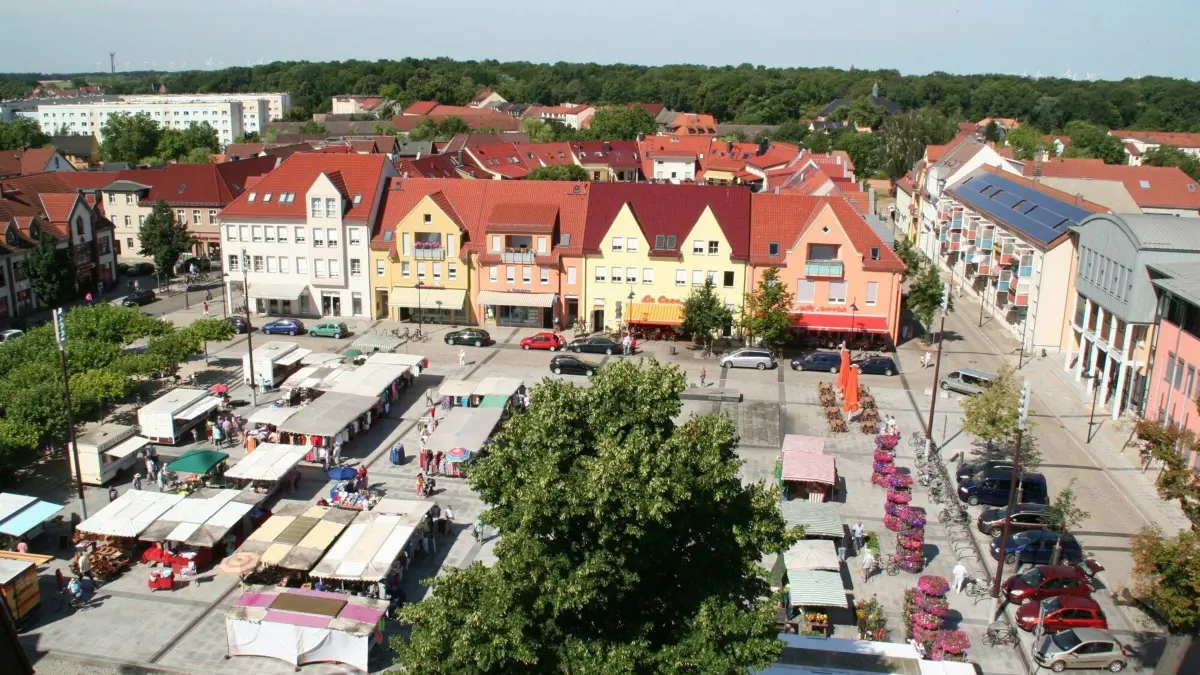 Lübben aus dem Turm der Kirche am Markt heraus