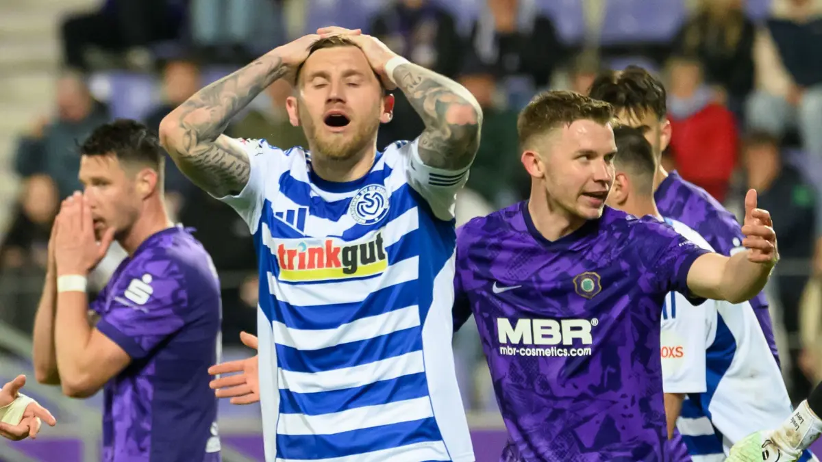 FC Erzgebirge Aue - MSV Duisburg: 08.05.2026, Sachsen, Aue: Fußball, Männer, 3. Liga, FC Erzgebirge Aue - MSV Duisburg, 37. Spieltag, Erzgebirgsstadion, Alexander Hahn (MSV Duisburg, M) reagiert nach einer vergebenen Chance. Foto: Robert Michael/dpa - WICHTIGER HINWEIS: Gemäß den Vorgaben der DFL Deutsche Fußball Liga bzw. des DFB Deutscher Fußball-Bund ist es untersagt, in dem Stadion und/oder vom Spiel angefertigte Fotoaufnahmen in Form von Sequenzbildern und/oder videoähnlichen Fotostrecken zu verwerten bzw. verwerten zu lassen. +++ dpa-Bildfunk +++