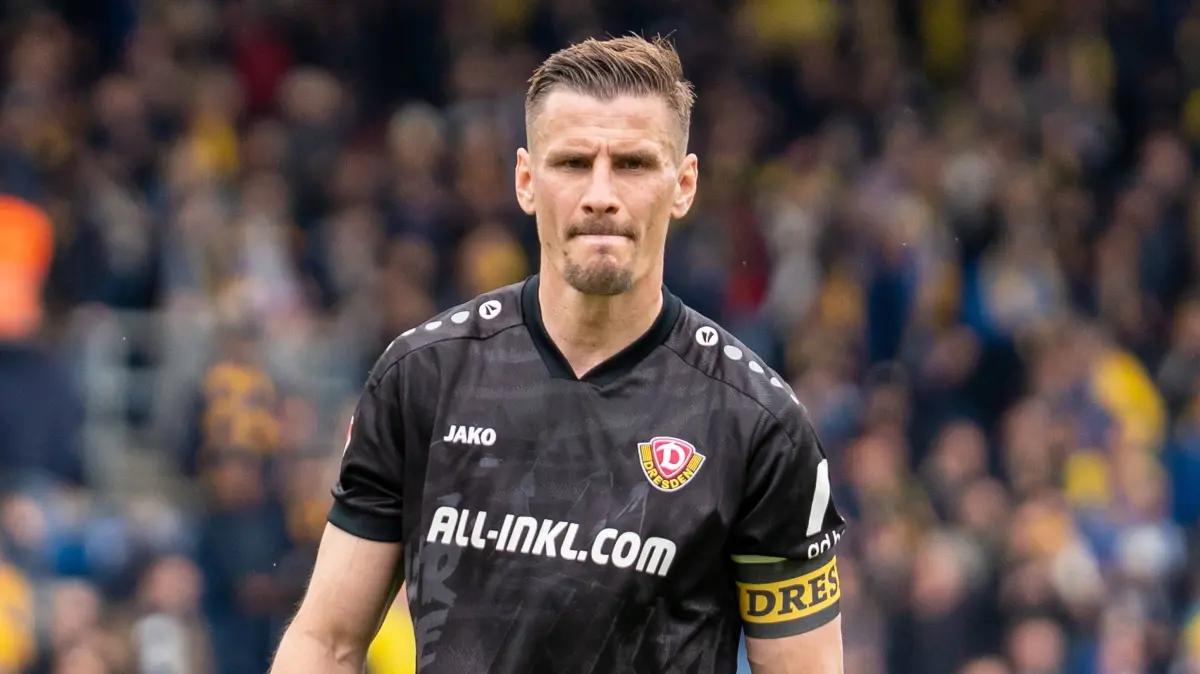 Deutschland: Fussball, 2. Bundesliga, 33. Spieltag 2025/26, Eintracht Braunschweig - Dynamo Dresden am 09.05. in Braunschweig, Eintracht-Stadion: Stefan Kutschke Dynamo Dresden 30 *** Germany Soccer, 2 Bundesliga, 33 Matchday 2025 26, Eintracht Braunschweig Dynamo Dresden on 09 05 in Braunschweig, Eintracht Stadion Stefan Kutschke Dynamo Dresden 30 Copyright: xSvenxHeidmannx