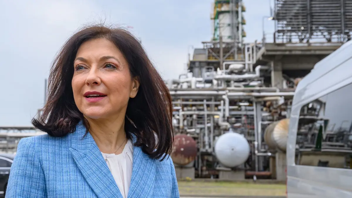 Wirtschaftsministerin Reiche besucht die Raffinerie PCK