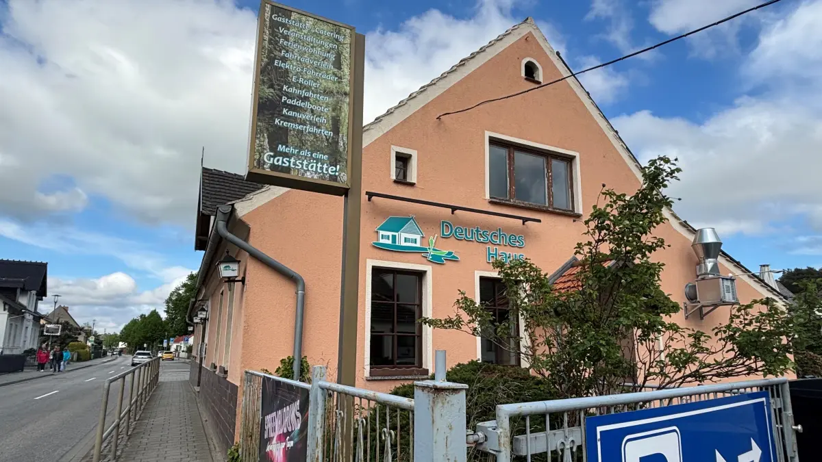 Am 4. Mai 2026 ist Daniel G., Inhaber der Gaststätte "Deutsches Haus" in Burg/Spreewald, vorläufig festgenommen worden. Er steht im Verdacht, am 3. November 2025, einen Brand dort gelegt zu haben. Nun will sich auch die Gemeinde Burg nochmal mit dem Grundstück beschäftigen.