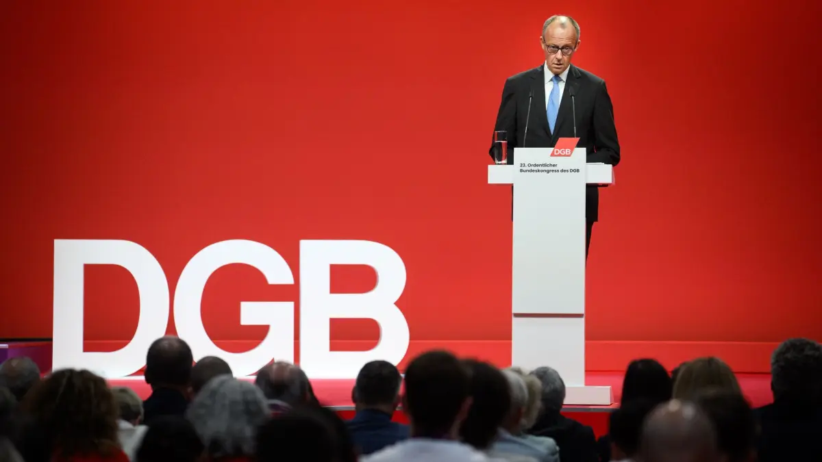 DGB Bundeskongress: 12.05.2026, Berlin: Bundeskanzler Friedrich Merz (CDU) spricht beim 23. Ordentlichen Bundeskongress des Deutschen Gewerkschaftsbundes (DGB) im Estrel Congress Center. Der viertägige DGB-Bundeskongress steht in diesem Jahr unter dem Motto „Stärker mit uns“. Foto: Bernd von Jutrczenka/dpa +++ dpa-Bildfunk +++