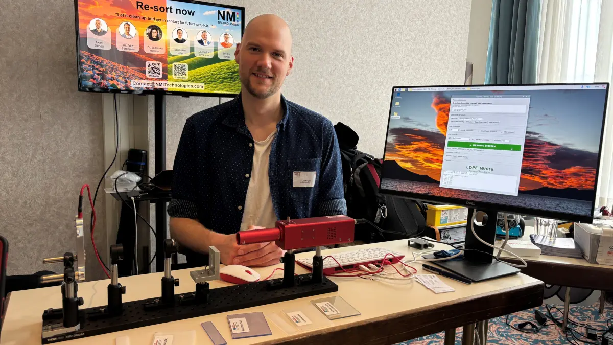 Akant Sengül hat gemeinsam mit seinem Forschungsteam von NMI Technologies eine Sensortechnologie entwickelt, um Plastikabfälle aussortieren zu können. NMI Technologies ist ein junges Forschungsteam aus dem Verbund der BTU Cottbus-Senftenberg und dem IHP – Leibniz-Institut für Innovative Mikroelektronik in Frankfurt (Oder).