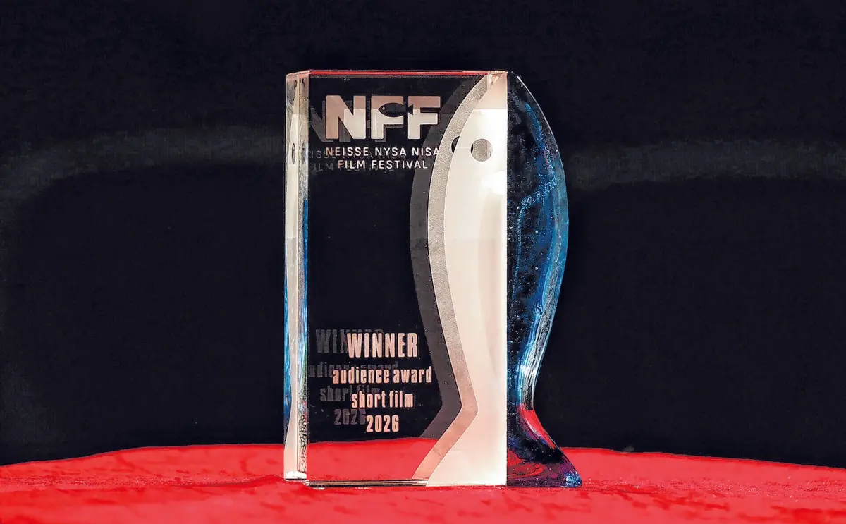 So sehen die „Neiße Fische“, die Sieger-Trophäen des NFF 2026 aus. Programm-Infos: www.neissefilmfestival.net ⇥Foto: Rafael Sampedro