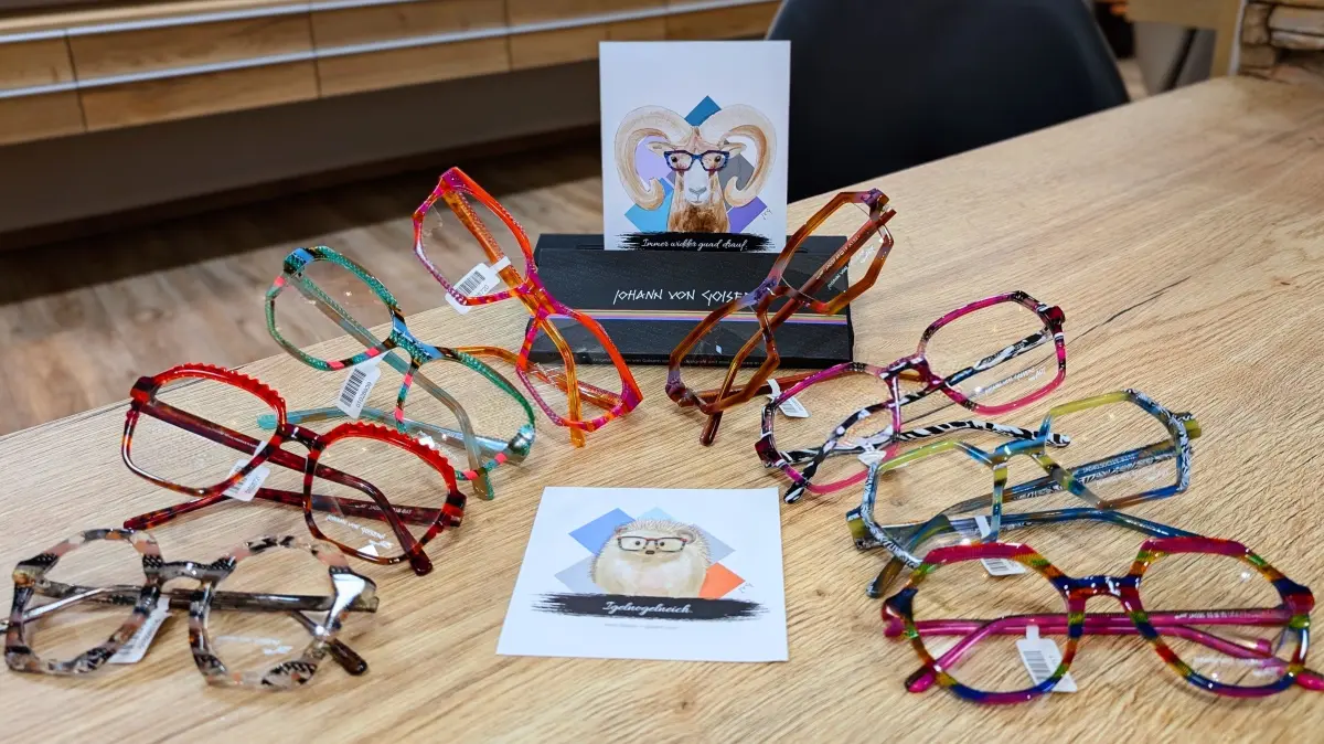 Schauen Sie doch mal rein: Die internationalen Trends in der Brillenmode 2026 erleben Sie jetzt bei Augenoptik Kossack in Calau.