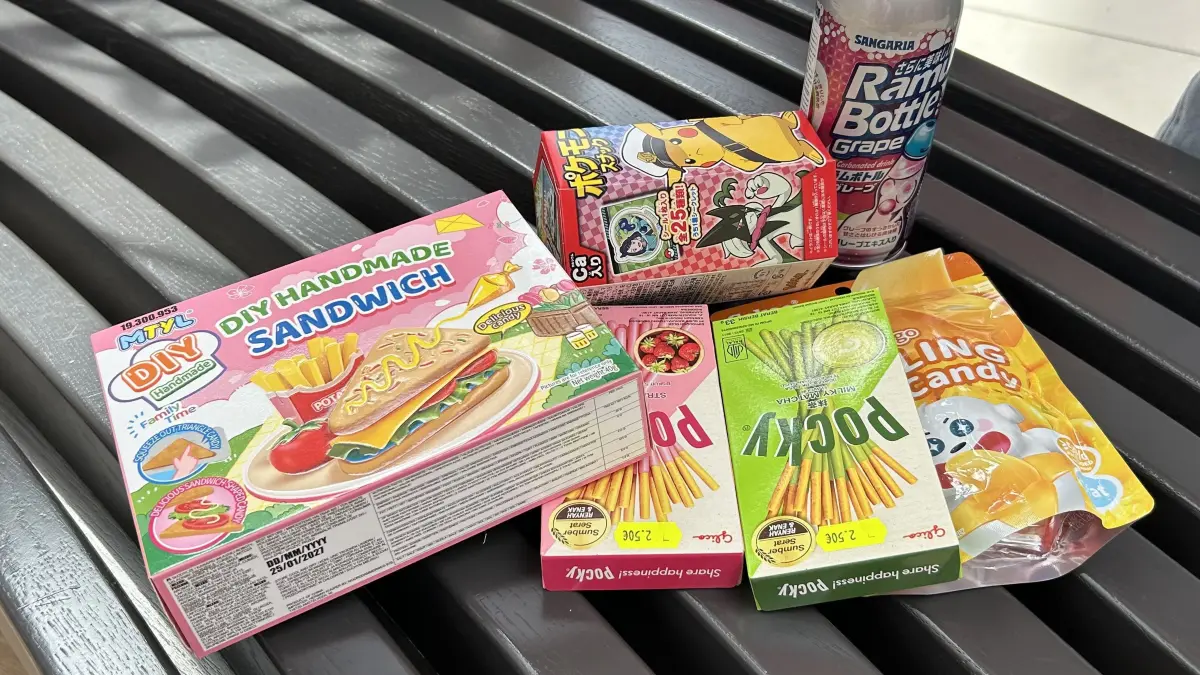Bunte Süßigkeiten aus Japan: Smilytoys lockt mit "Snack Bags" voller Überraschungen.