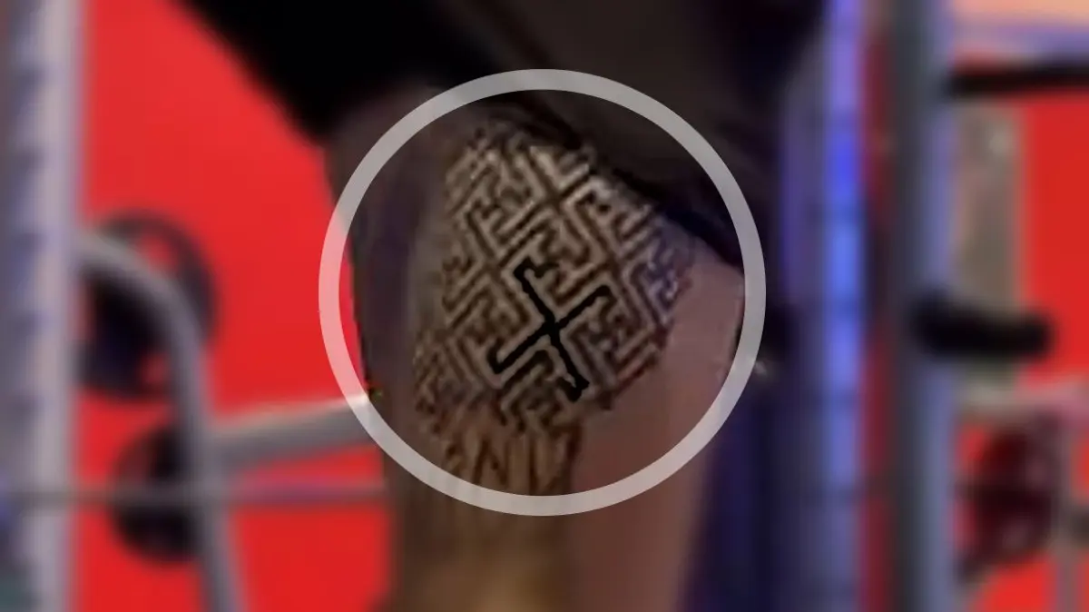 Dieses Tattoo hat der Unternehmer auf seinem Oberschenkel. Bei Aufnahmen ist er darauf bedacht, die Stelle zu bedecken.
