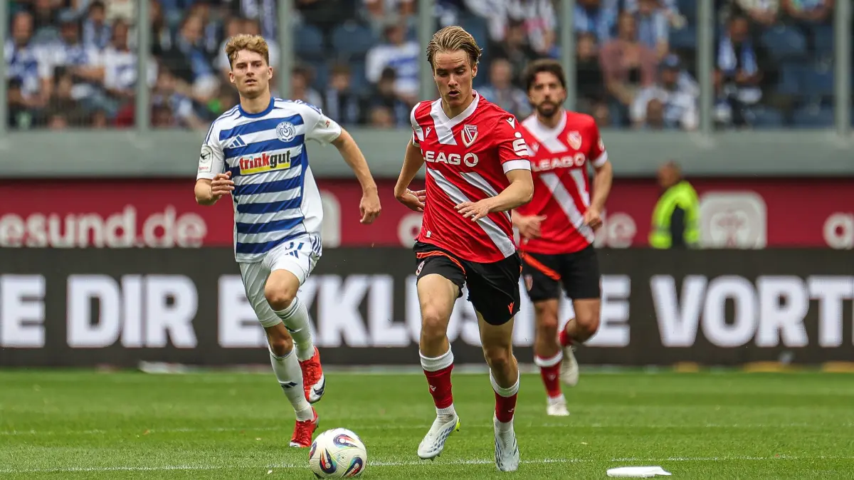 Lukas Michelbrink hat sich bei Energie Cottbus in seinem ersten Jahr als Profi zum Stammspieler entwickelt.