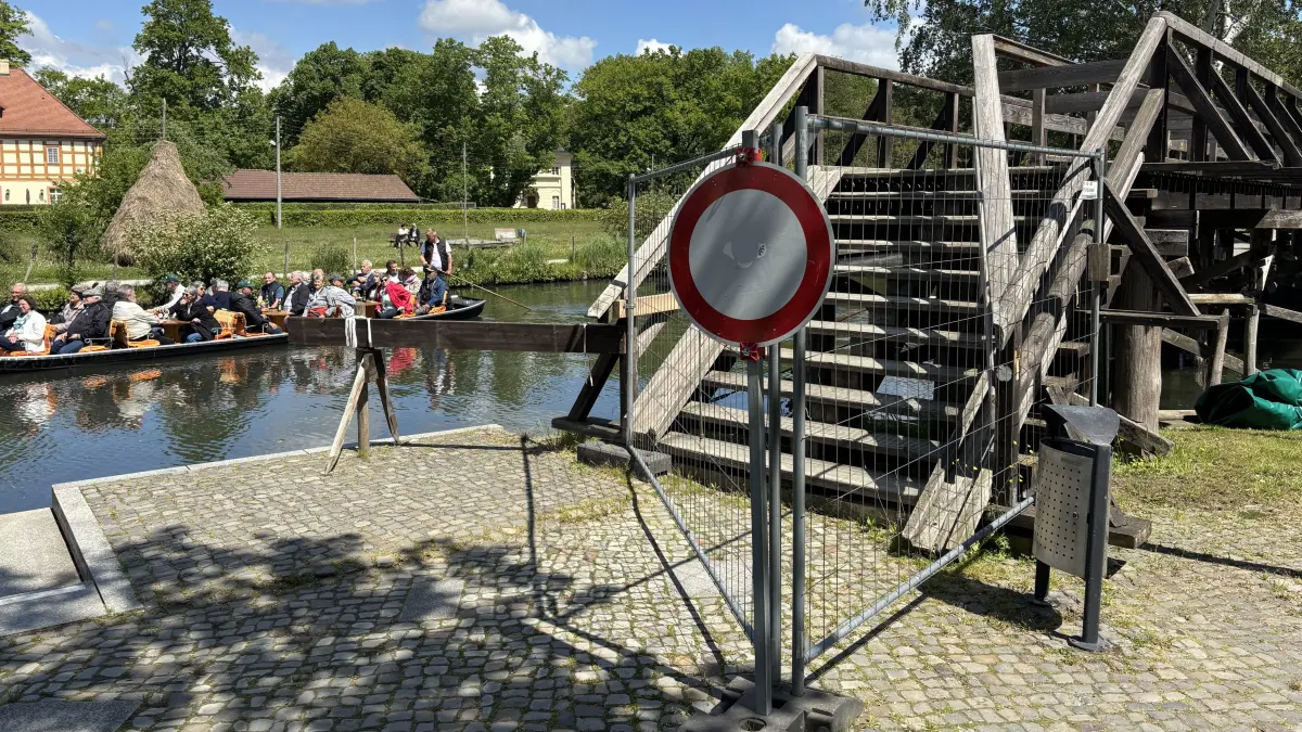 Stufenbrücke am Großen Spreewaldhafen in Lübbenau