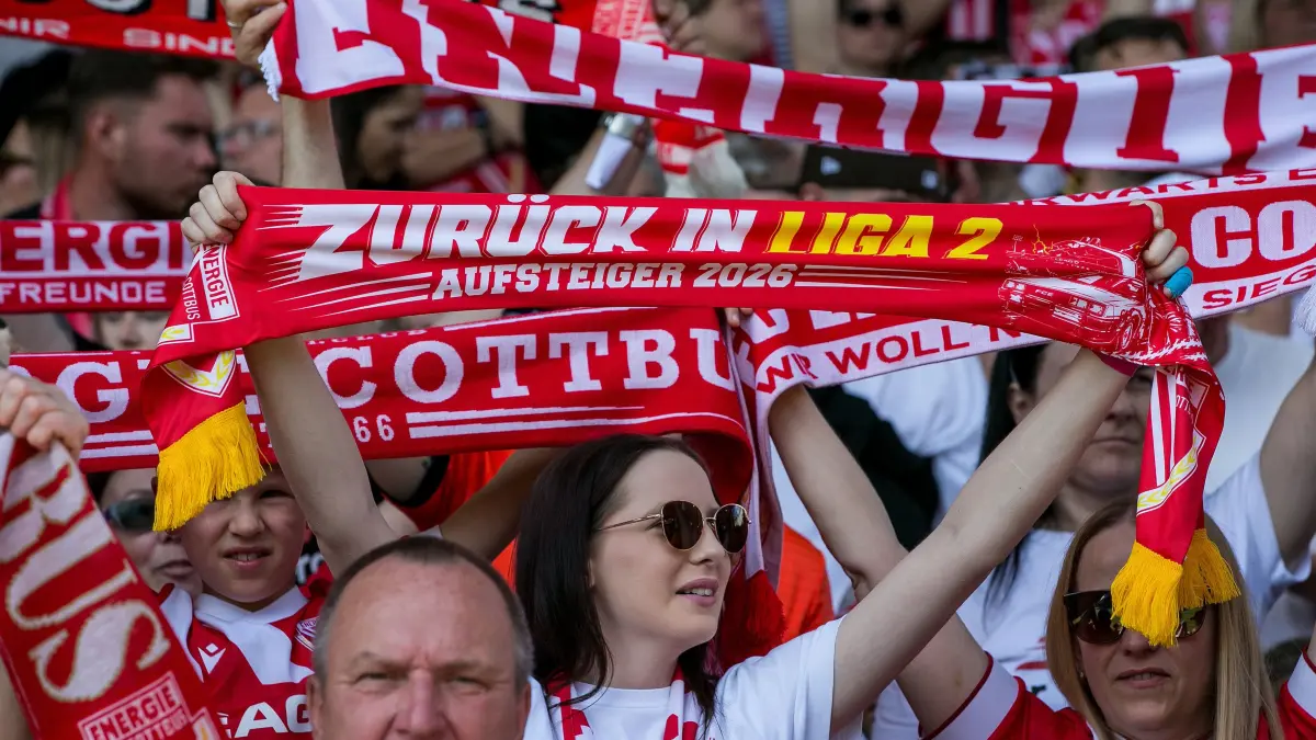 Landespokal Brandenburg - 2025/2026 - Finale - FC Energie Cottbus gegen VfB Krieschow: Cottbus, Deutschland 23. Mai 2026:
Landespokal Brandenburg - 2025/2026 - Finale - FC Energie Cottbus gegen VfB Krieschow
Im Bild: Fanblock Energie Cottbus, Aufsteiger 2026
/// DFB regulations prohibit any use of photographs as image sequences and/or quasi-video. ///