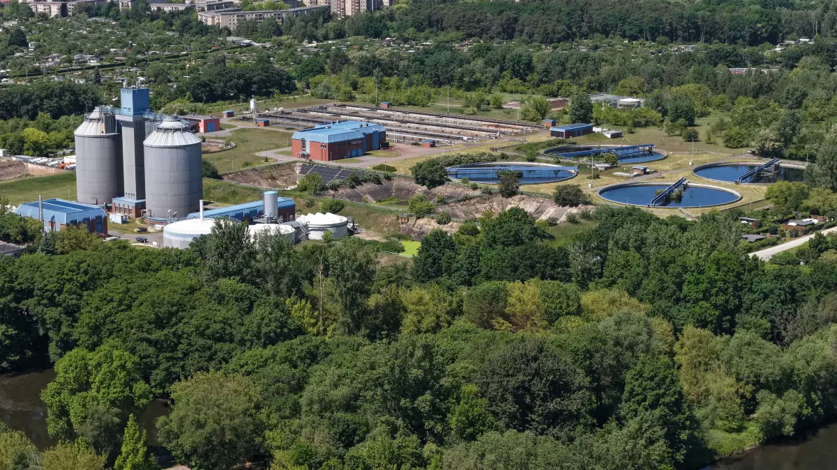 Luft Grosses Spreewehr Mai 2026: Luftaufnahme vom 25. Mai 2026
Grosses Spreewehr, Spreewehrmühle, Fischtreppe, LWG Klärwerk