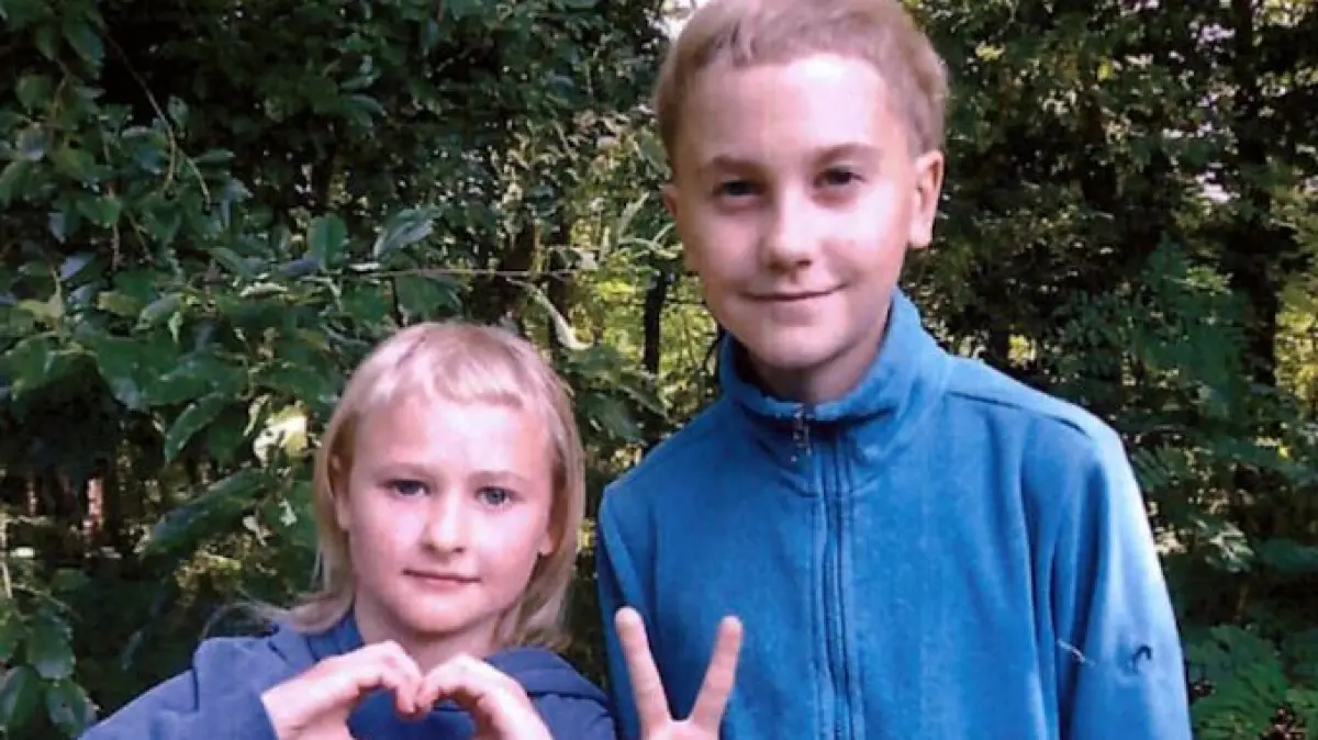 Die damals siebenjährige Frieda und der damals achtjährige Alfons wurden im August 2021 von ihrer Mutter widerrechtlich dem familiären Umfeld entzogen.