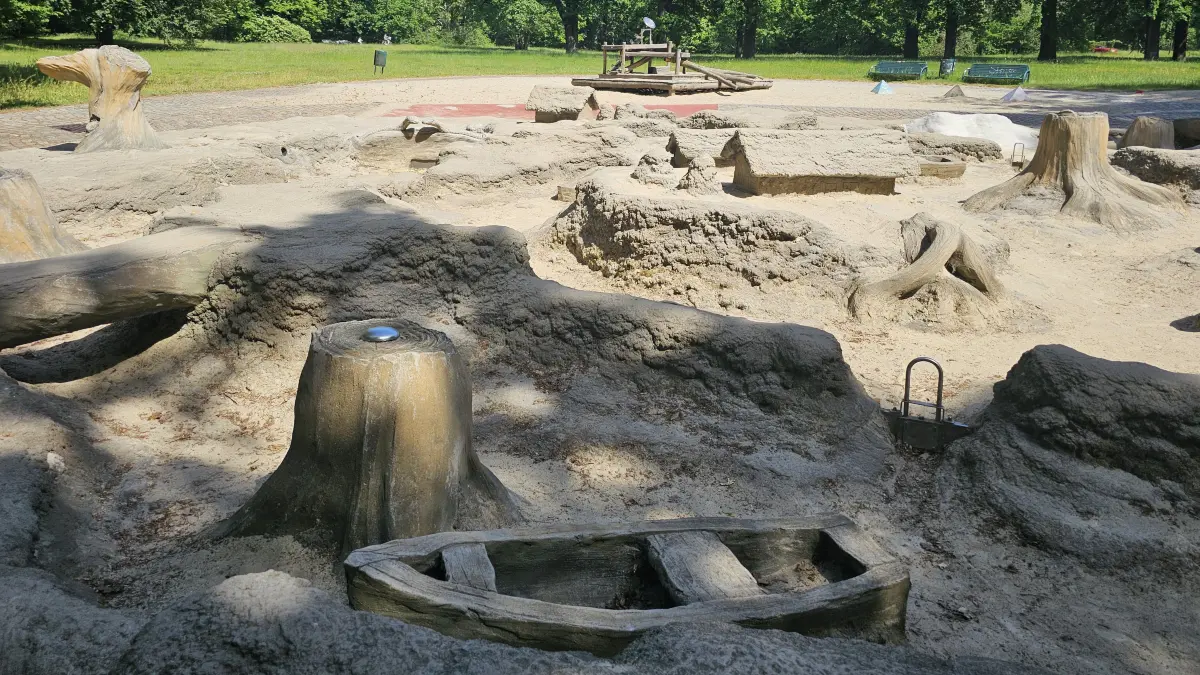 Wasserspielplatz Cottbus im Eliaspark Ende Mai bei 30 Grad noch immer ohne Wasser. Wann gibt es hier endlich Abkühlung?