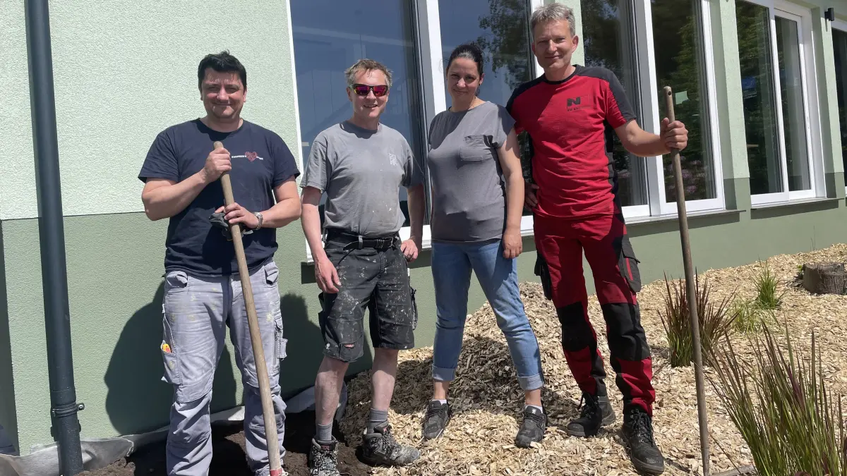 Letzte Handgriffe sind noch nötig, aber die Lauchzeit steht kurz vor der Eröffnung. Im Bild die Macher: Jens Meyer, Torsten und Anja Schollz und Jens Niese (v.l.).