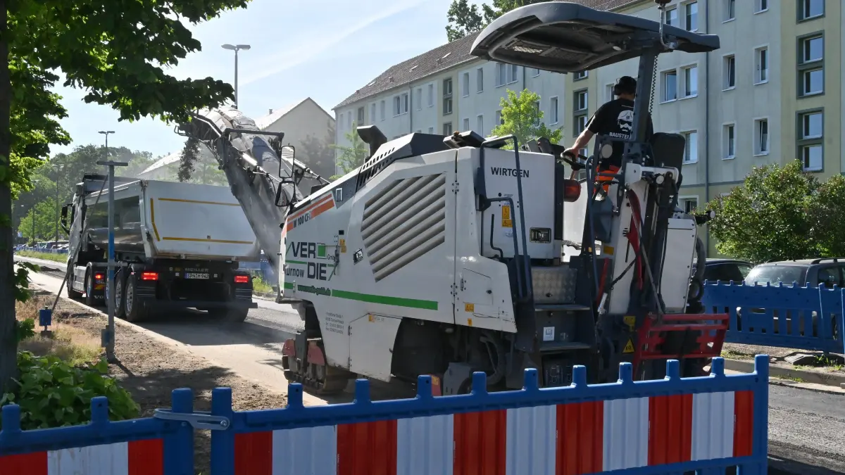Nordring TKC Asphaltarb: Am Nordring haben auf Höhe des TKC Einkaufs Centers die Asphaltarbeiten begonnen.
