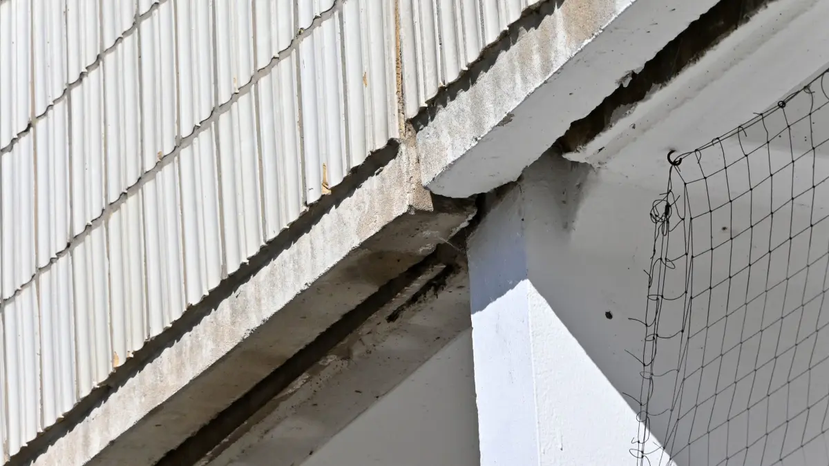 Balkone eG Wohnen Berliner Str: In der Berliner Strasse sollen marode Balkone an Gebäuden der eG Wohnen ersatzlos zurück gebaut werden. Dagen regt sich Widerstand der Bewohner.