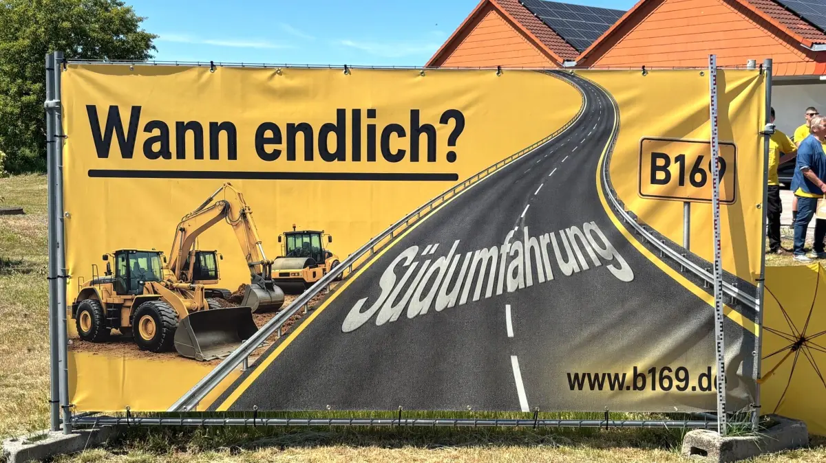 Das neueste Transparent der Bürgerinitiative Plessa, die ihren Namen in „Pro Süd B 169“ geändert hat.
