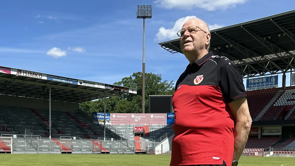 Horst Berger (89), Stand Mai 2026 das älteste lebende Mitglied von Energie Cottbus