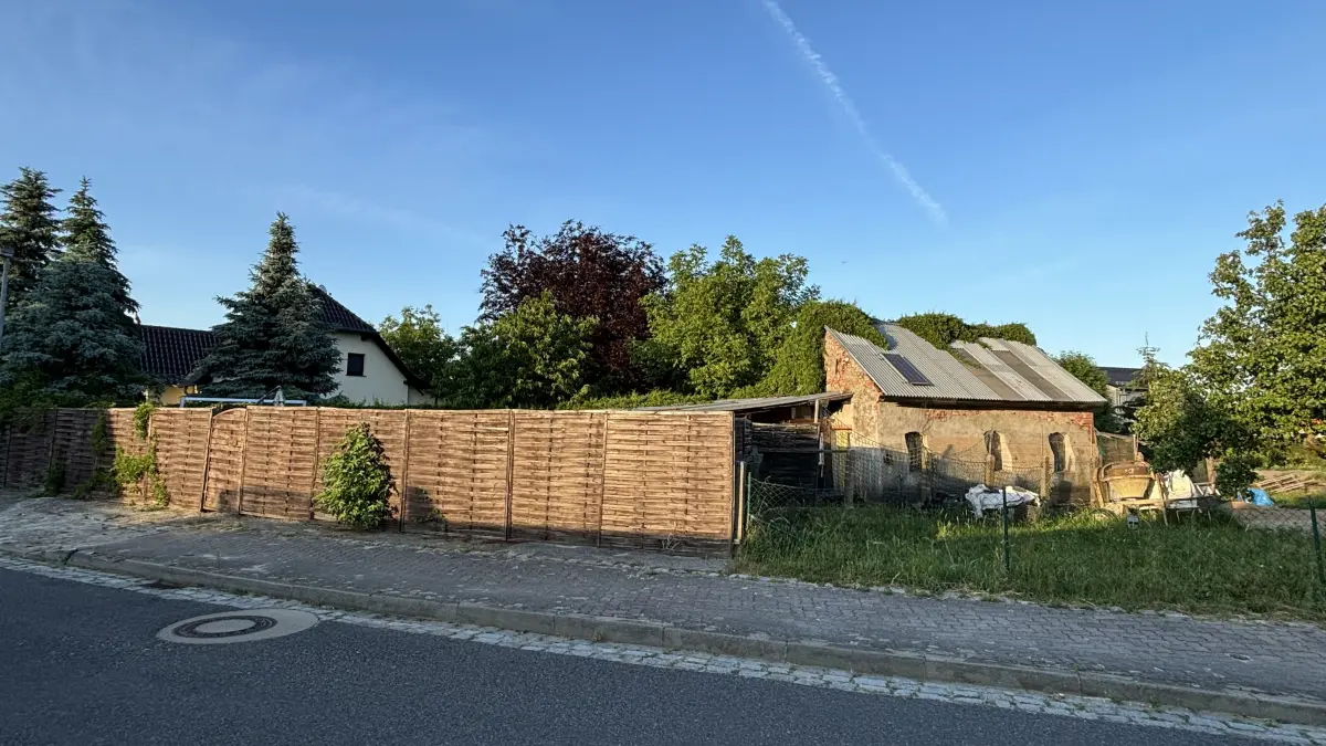 Das Grundstück, bebaut mit der Alten Schmiede in Lubolz, wird verkauft. Eigentümer ist die Stadt Lübben.