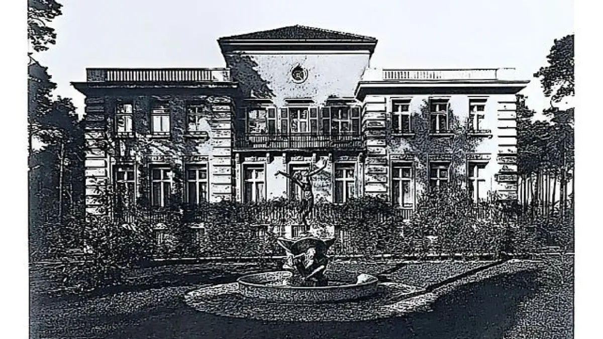 Die Villa von Heinrich Stahl in Berlin-Dahlem. Im Garten war der Kolbe-Brunnen der Blickfang.