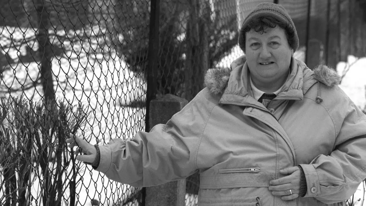 Die Auerbacher Hausfrau Regina Zindler, bekannt geworden durch den "Maschendroatzaun" ist in Folge einer Krebserkrankung verstorben.