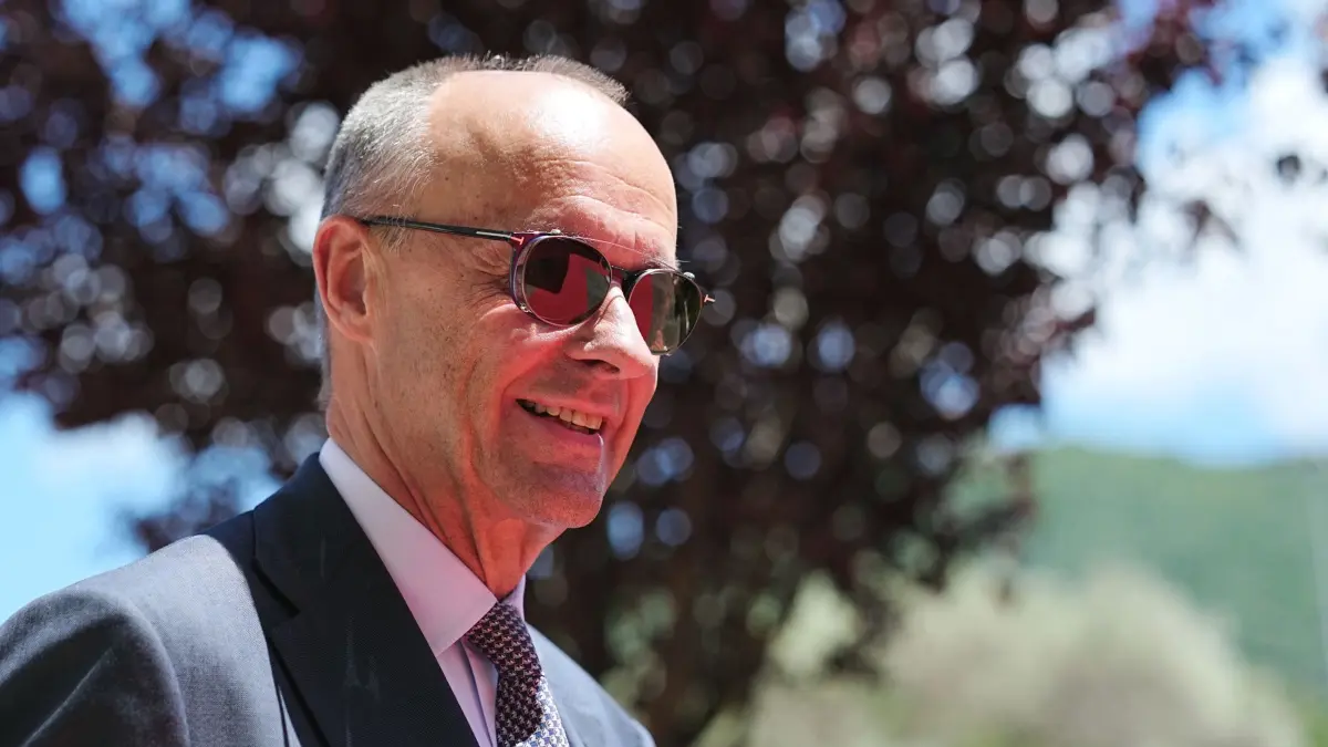 Bundeskanzler Merz beim EU-Westbalkan-Gipfel: 05.06.2026, Montenegro, Tivat: Bundeskanzler Friedrich Merz (CDU) nimmt am EU-Westbalkan-Gipfel teil. Bei dem Spitzentreffen soll es auch um die EU-Beitrittsperspektive der Westbalkanländer Albanien, Bosnien-Herzegowina, Kosovo, Montenegro, Nordmazedonien und Serbien gehen. Eingeladen sind die Staats- und Regierungschefs der EU-Staaten und Westbalkanländer. Foto: Kay Nietfeld/dpa +++ dpa-Bildfunk +++