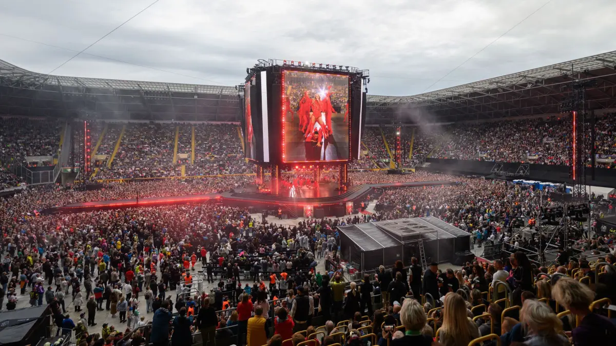Tourauftakt von Helene Fischers „360° Stadion Tour 2026“: 10.06.2026, Sachsen, Dresden: Die Sängerin Helene Fischer tritt im Rudolf-Harbig-Stadion beim Auftakt ihrer „360° Stadion Tour 2026“ auf. Foto: Robert Michael/dpa +++ dpa-Bildfunk +++