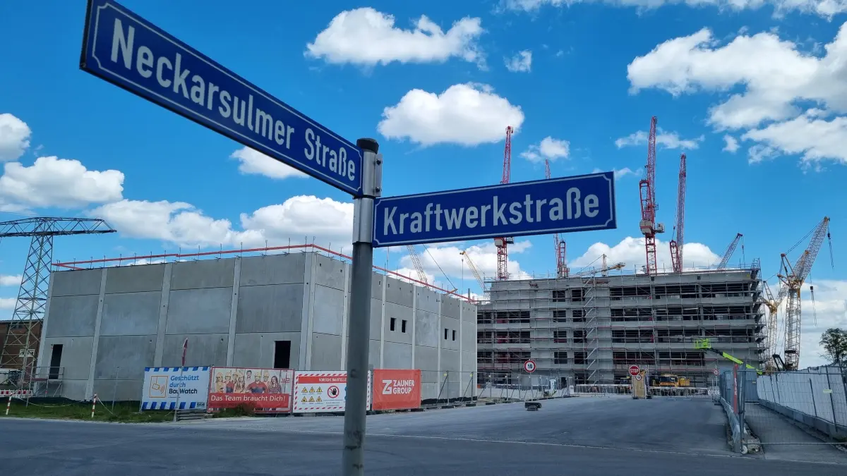 Größte Ansiedlung im größten Industriegebiet von Lübbenau. Auf dem Areal des einstigen Kraftwerks in Lübbenau baut Schwarz Digits auf 13 Hektar Fläche ein Rechenzentrum mit 200 Megawatt Anschlussleistung.