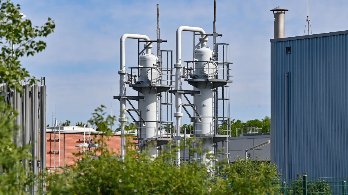Anlagen des Erdgasspeichers Rüdersdorf vom Energieversorger EWE. Am selben Tag findet die Jahres-Pressekonferenz der EWE-Region Brandenburg und Rügen zur aktuellen Energiepreisentwicklung und Versorgungssicherheit sowie regionale Projekte und Vorhaben aus den Bereichen Wasserstoff und erneuerbare Energien statt. +++ dpa-Bildfunk +++