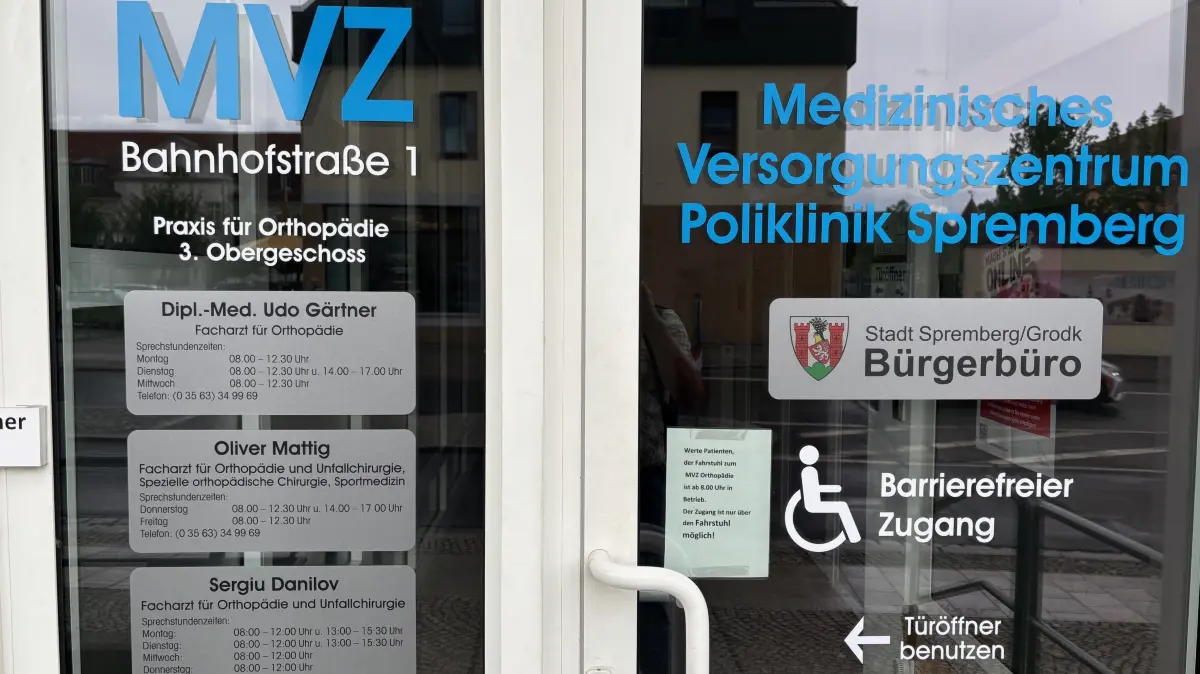 Das Medizinische Versorgungszentrum Spremberg in der Bahnhofstraße 1. Hier sind die Orthopäden konzentriert. Drei Praxen gibt es.
