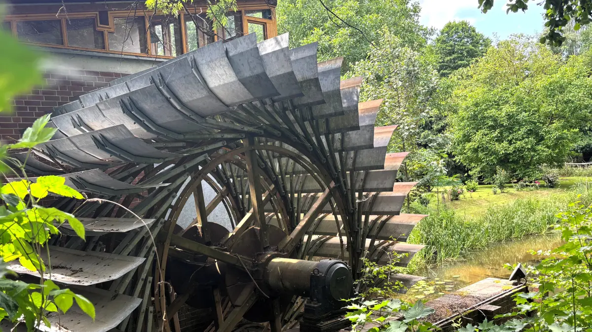 So stillstehend wie das Rad ist auch die aktuelle Situation am Hochpolgenerator in Uebigau-Wahrenbrück.