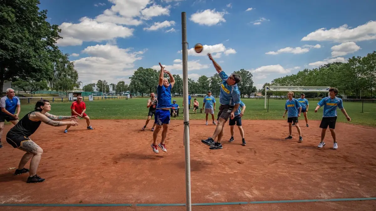 Das Sportfest beim SV Großräschen lockt mit vielen Aktivitäten - unter anderem einem Volleyball-Turnier.