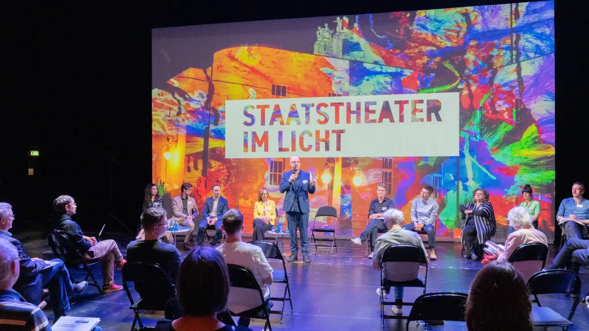 Teamplayer: Intendant Berthold Schneider bei der Präsentation der Spielzeit 26/27 im Staatstheater Cottbus. Was er in seinem ersten Jahr vorhat, verrät er im Gespräch.