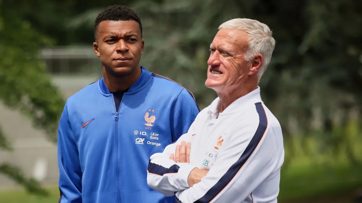 Kylian Mbappé und Didier Deschamps