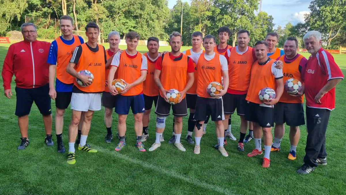 Die Vorfreude ist groß bei der Männermannschaft des 1. SC Lok Calau auf das Spiel gegen den Zweitligisten.