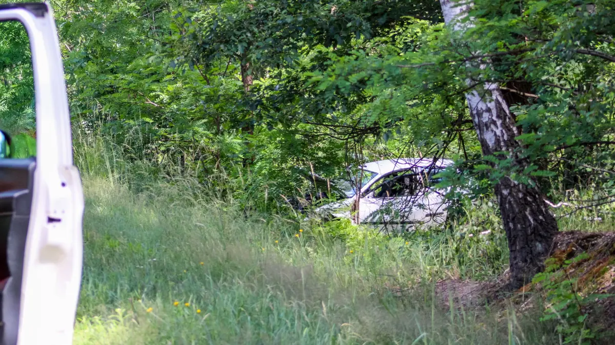 Unfall: Wegen eines überschlagenen Pkw kam es zu einer zwischenzeitlichen Sperrung der B115 zwischen Döbern und Groß Kölzig.