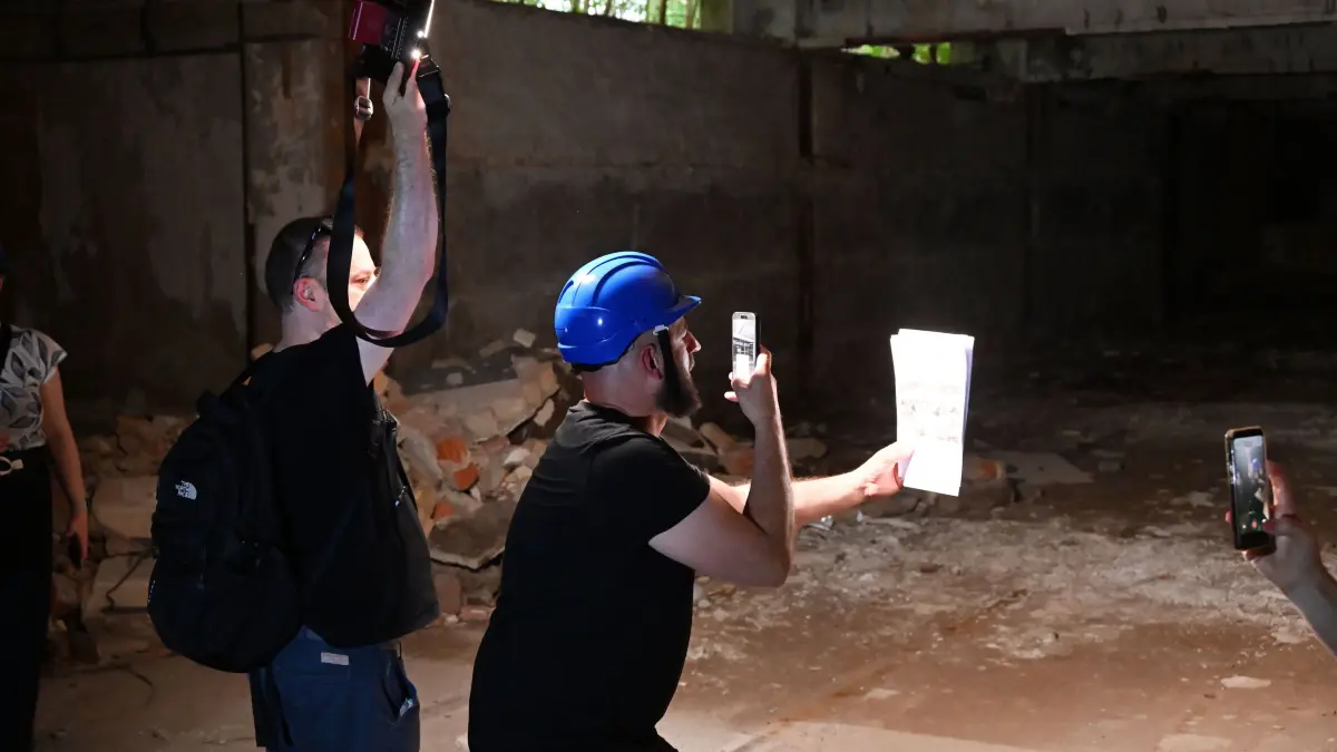LR Exkursion Brache : Mit der RUNDSCHAU und Martin Maleschka sowie Marco Laske auf den Spuren der unterirdischen Bowlingbahn und Diskothek unter der jetzigen "Brache" an der Stadtpromenade.