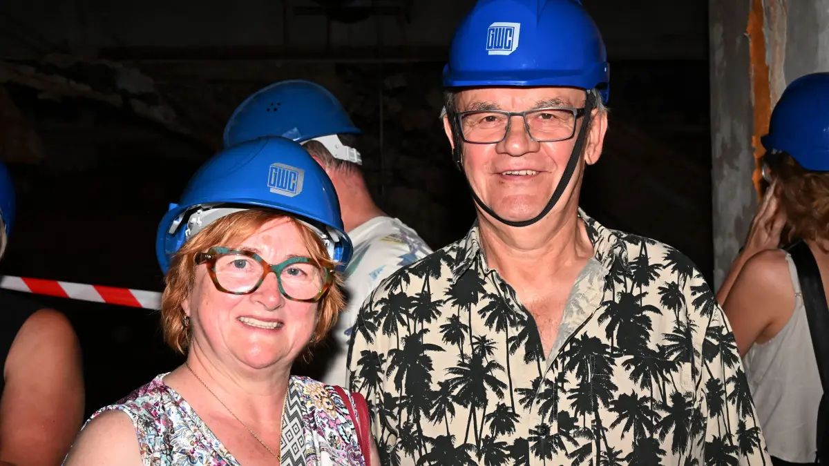LR Exkursion Brache : Renate und Bernd Nieschan
Mit der RUNDSCHAU und Martin Maleschka sowie Marco Laske auf den Spuren der unterirdischen Bowlingbahn und Diskothek unter der jetzigen "Brache" an der Stadtpromenade.