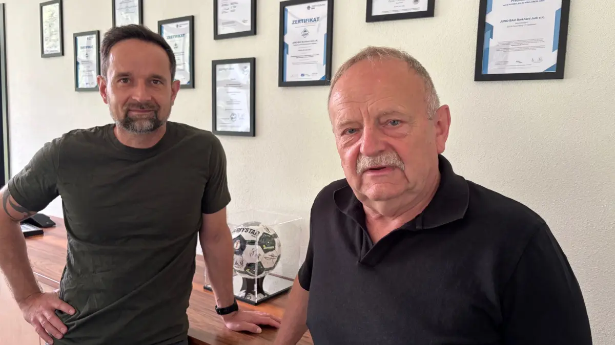 Robert und Burkhard Jurk von Juno-Bau in Spremberg. Aktuell entwickeln sie ein innovatives Produkt. Die Auft4ragslage ist gut.