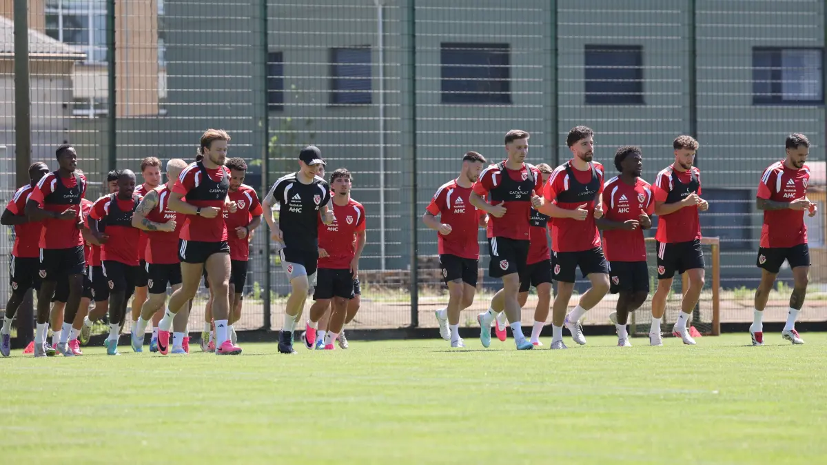 Fussball 2. Liga 2026/2027 FC Energie Cottbus - Trainingsauftakt: Einlaufen