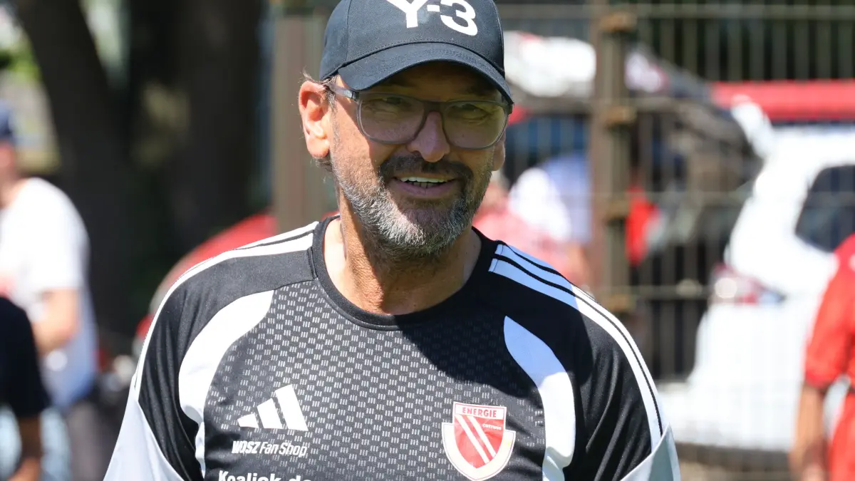 Fussball 2. Liga 2026/2027 FC Energie Cottbus - Trainingsauftakt: Trainer Claus-Dieter Wollitz (Energie Cottbus)