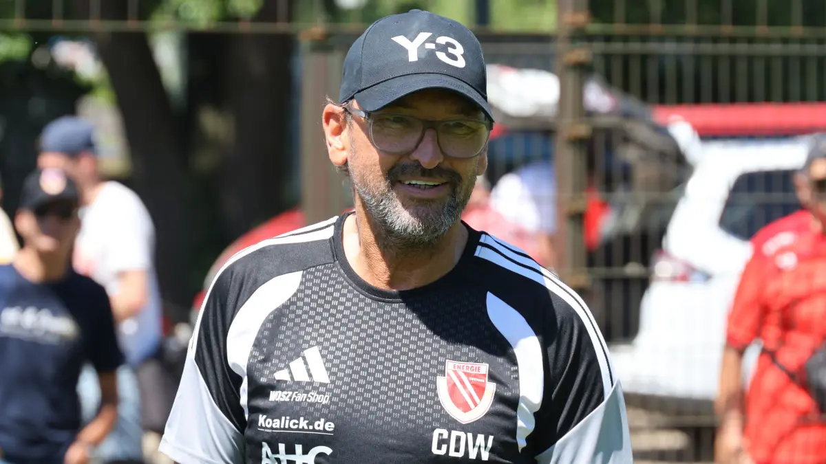 Fussball 2. Liga 2026/2027 FC Energie Cottbus - Trainingsauftakt: Trainer Claus-Dieter Wollitz (Energie Cottbus)
