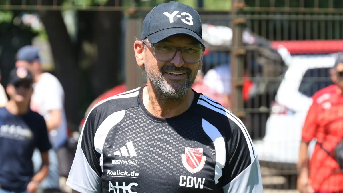 Fussball 2. Liga 2026/2027 FC Energie Cottbus - Trainingsauftakt: Trainer Claus-Dieter Wollitz (Energie Cottbus)