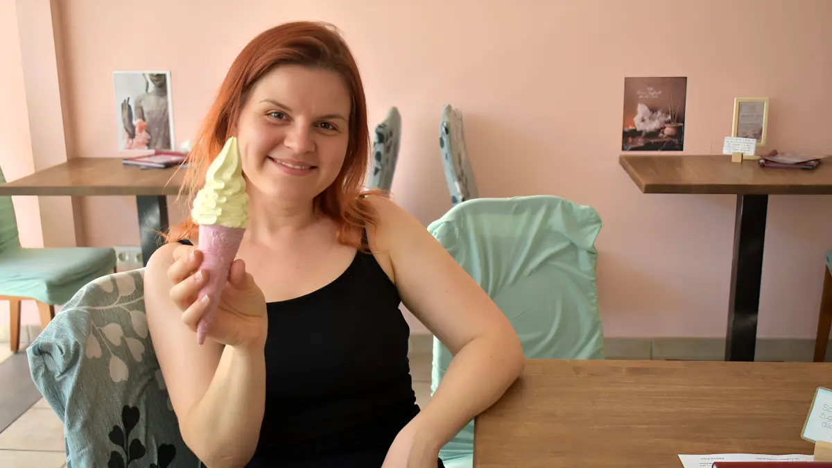 Bei sommerlichen Temperaturen verschafft ein leckeres Eis etwas Abkühlung. Das liefert das Café Steffis Herzstück in Guben jetzt auch direkt vor die Haustür.