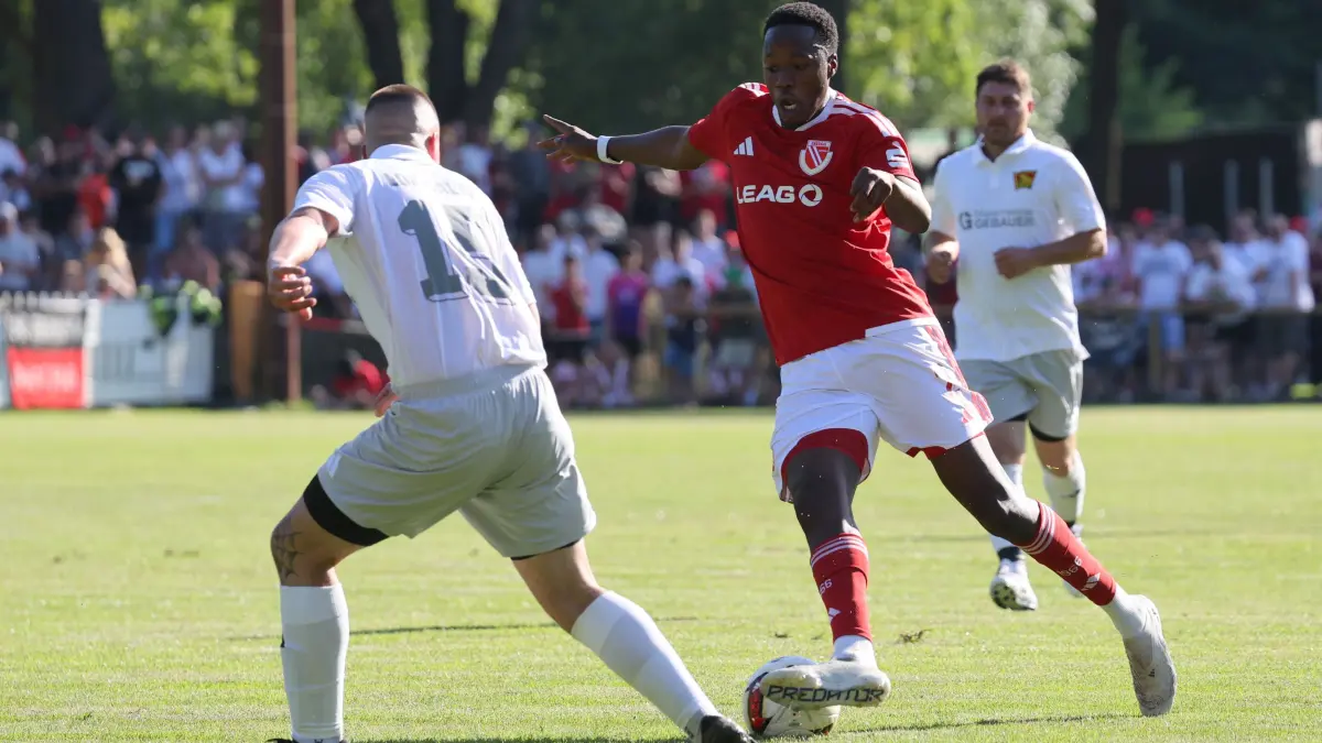 Fussball Testspiel 2026/2027 SV Lok Calau - FC Energie Cottbus: 2 King Manu (Energie Cottbus)
